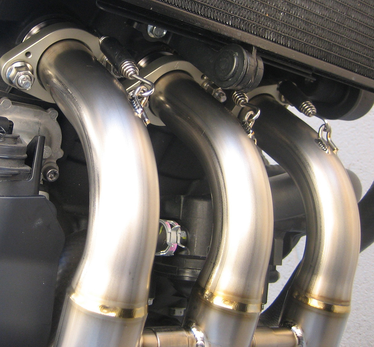 Graves Motorsports Yamaha FZ09 FJ09 MT-09 XSR900 Full Ti Exhaust